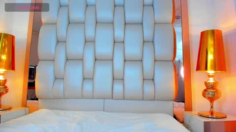 E L L I O T    V E L E Z online show from January 31, 1:11 am