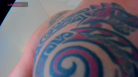 E L L I O T    V E L E Z online show from February 4, 8:59 pm