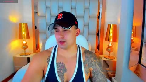 E L L I O T    V E L E Z online show from November 7, 8:31 pm