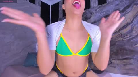 Ellis  online show from October 2, 3:13 am