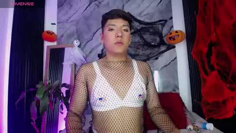 Ellis  online show from October 9, 1:25 am