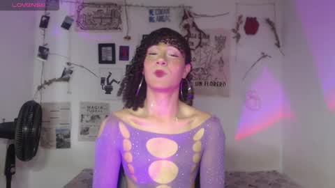 Snapshot of ellis_flowers chatting on February 21, 5:14 pm . online show from February 21, 5:14 pm