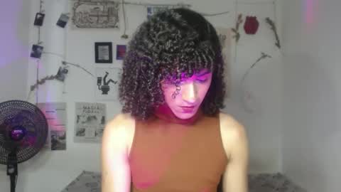 Snapshot of ellis_flowers chatting on February 24, 7:12 pm . online show from February 24, 7:12 pm