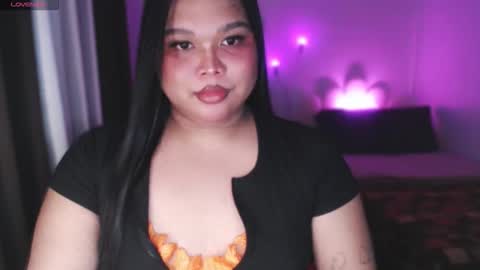 Snapshot of ellise_husson chatting on April 12, 4:17 am Ellise online show from April 12, 4:17 am