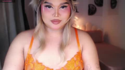 Ellise online show from July 19, 5:05 pm
