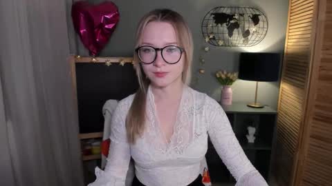 Snapshot of elliup chatting on October 15, 8:25 am elliup online show from October 15, 8:25 am