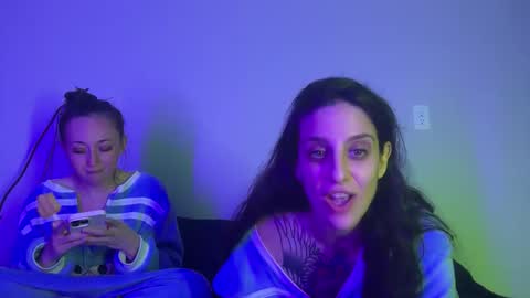 Elli X Raven online show from April 2, 1:14 am