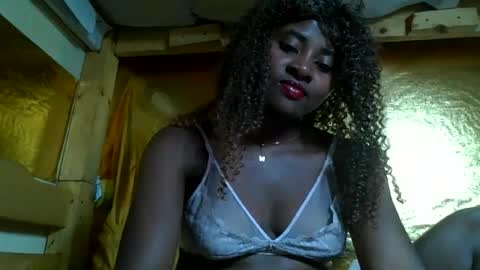 Snapshot of ellodi chatting on June 13, 1:09 pm Ellodi online show from June 13, 1:09 pm