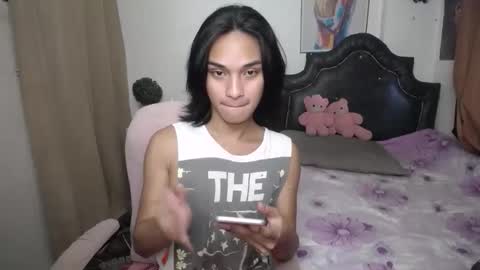 Snapshot of ellorrey chatting on April 7, 8:37 am ELLORREY online show from April 7, 8:37 am