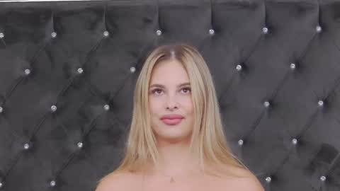 Elsa Jean online show from September 10, 2:33 am