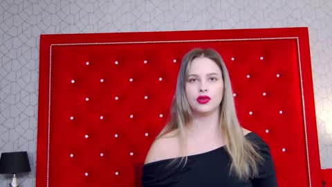 Elsa Jean online show from November 3, 4:58 am