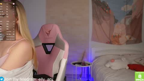 elly_ary online show from February 18, 6:15 pm