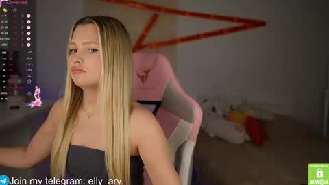 elly_ary online show from October 25, 5:08 pm