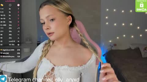 elly_aryxd online show from November 12, 5:24 pm