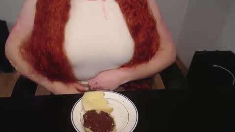 Elly online show from March 10, 6:35 pm