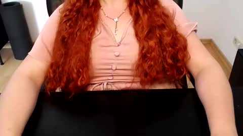 Elly online show from June 5, 11:05 am