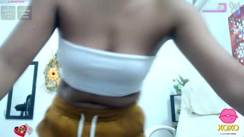 Snapshot of elly_willis chatting on October 10, 3:22 pm Elly online show from October 10, 3:22 pm