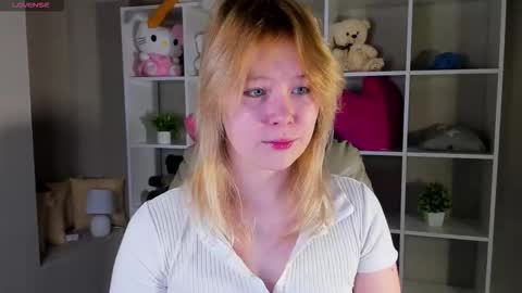 Snapshot of ellya_castro chatting on September 15, 12:10 am ellya_castro online show from September 15, 12:10 am