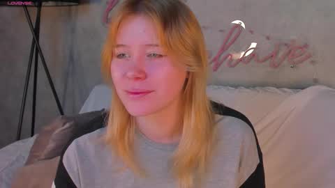 Snapshot of ellya_castro chatting on September 17, 12:12 am ellya_castro online show from September 17, 12:12 am