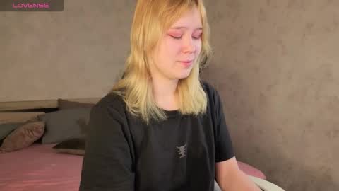 Snapshot of ellya_castro chatting on November 10, 12:20 am ellya_castro online show from November 10, 12:20 am