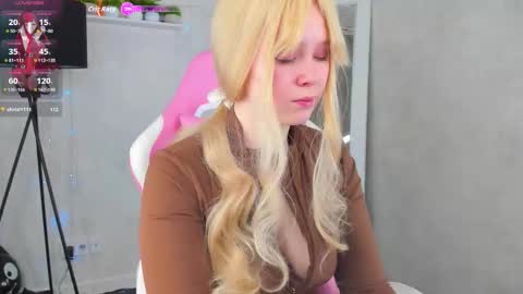 Snapshot of ellya_castro chatting on December 5, 1:58 am ellya_castro online show from December 5, 1:58 am