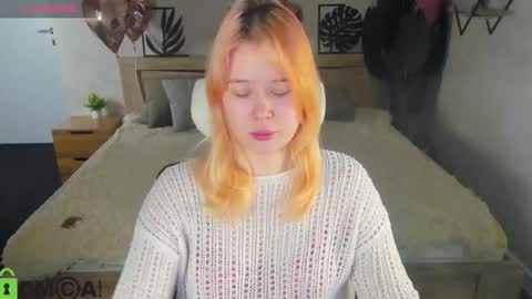 Snapshot of ellya_castro chatting on February 22, 1:07 am ellya_castro online show from February 22, 1:07 am