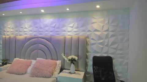 Ellye online show from July 5, 11:17 am
