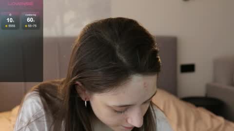 Elly online show from April 18, 8:40 am