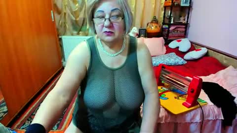 ellyhot53 online show from December 5, 12:41 am