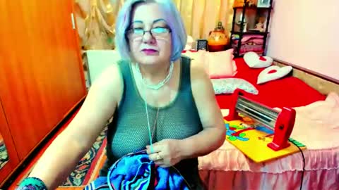 ellyhot53 online show from December 24, 1:39 pm