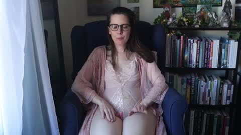 Elly Naomi online show from January 18, 7:26 pm