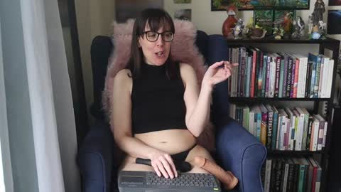 Elly Naomi online show from February 8, 7:38 pm