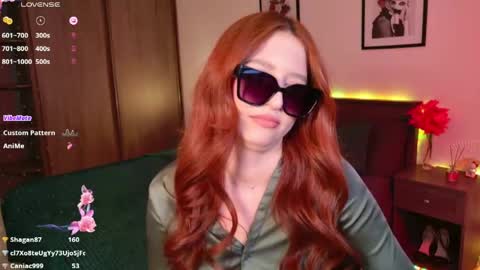 Snapshot of ellypeach chatting on May 9, 3:17 pm EllyPeach online show from May 9, 3:17 pm