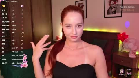 Snapshot of ellypeach chatting on June 2, 11:12 am EllyPeach online show from June 2, 11:12 am