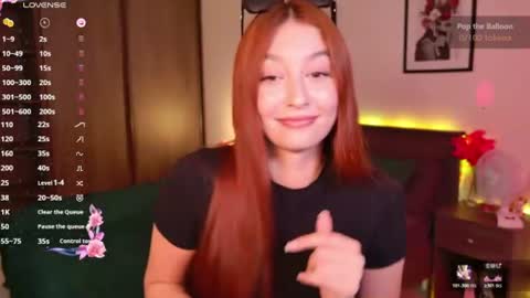 Snapshot of ellypeach chatting on June 10, 11:31 am EllyPeach online show from June 10, 11:31 am