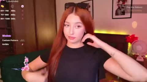 Snapshot of ellypeach chatting on June 16, 11:57 am EllyPeach online show from June 16, 11:57 am