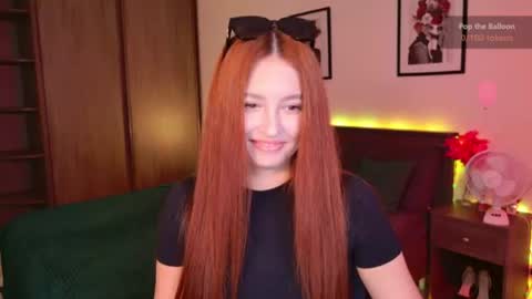 Snapshot of ellypeach chatting on June 24, 12:37 pm EllyPeach online show from June 24, 12:37 pm