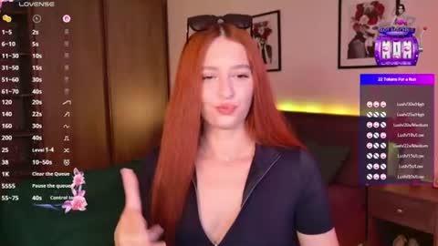 Snapshot of ellypeach chatting on July 2, 11:27 am EllyPeach online show from July 2, 11:27 am