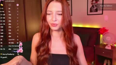 Snapshot of ellypeach chatting on July 15, 8:25 pm EllyPeach online show from July 15, 8:25 pm