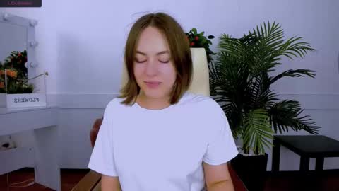 elma_lily online show from November 14, 7:18 am