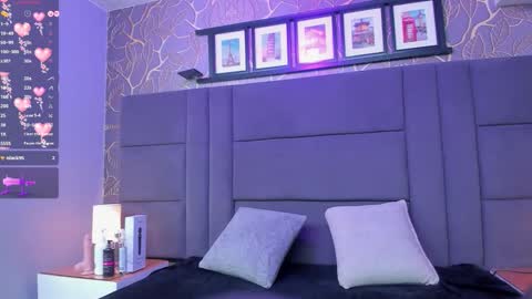 Elodie  online show from October 7, 8:50 pm