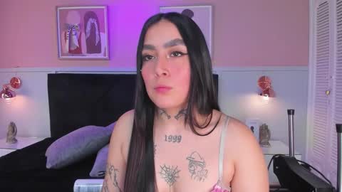 Elodie  online show from January 9, 12:30 pm