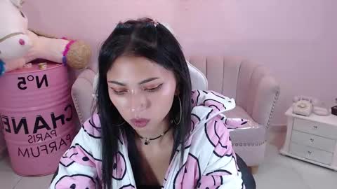 Snapshot of elody_a chatting on February 11, 3:29 am Elody online show from February 11, 3:29 am