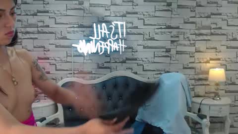 Snapshot of elody_a chatting on September 18, 12:45 am Elody online show from September 18, 12:45 am