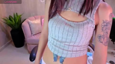 Snapshot of elody_a chatting on November 19, 3:28 am Elody online show from November 19, 3:28 am