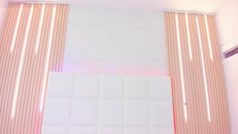 Snapshot of elody_rousse chatting on November 5, 12:49 pm elody_rousse online show from November 5, 12:49 pm