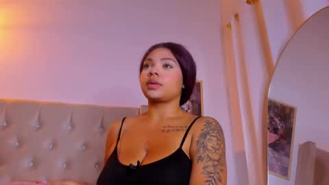 Snapshot of eloisa_cleavage_ chatting on October 7, 10:01 am Maya online show from October 7, 10:01 am