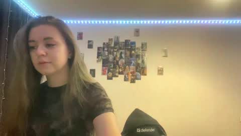 Snapshot of eloiscolins chatting on June 1, 4:41 pm eloiscolins online show from June 1, 4:41 pm