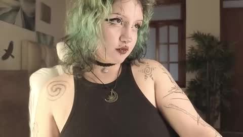 Snapshot of eloisee_ chatting on February 18, 8:38 pm Eloise . online show from February 18, 8:38 pm