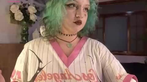 Snapshot of eloisee_ chatting on March 3, 9:10 pm Eloise . online show from March 3, 9:10 pm